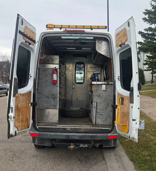 Mercedes-Benz Sprinter Van 2012 photo 4