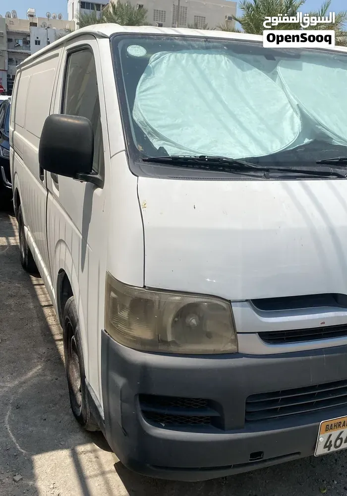 Toyota Hiace 2009 photo 2