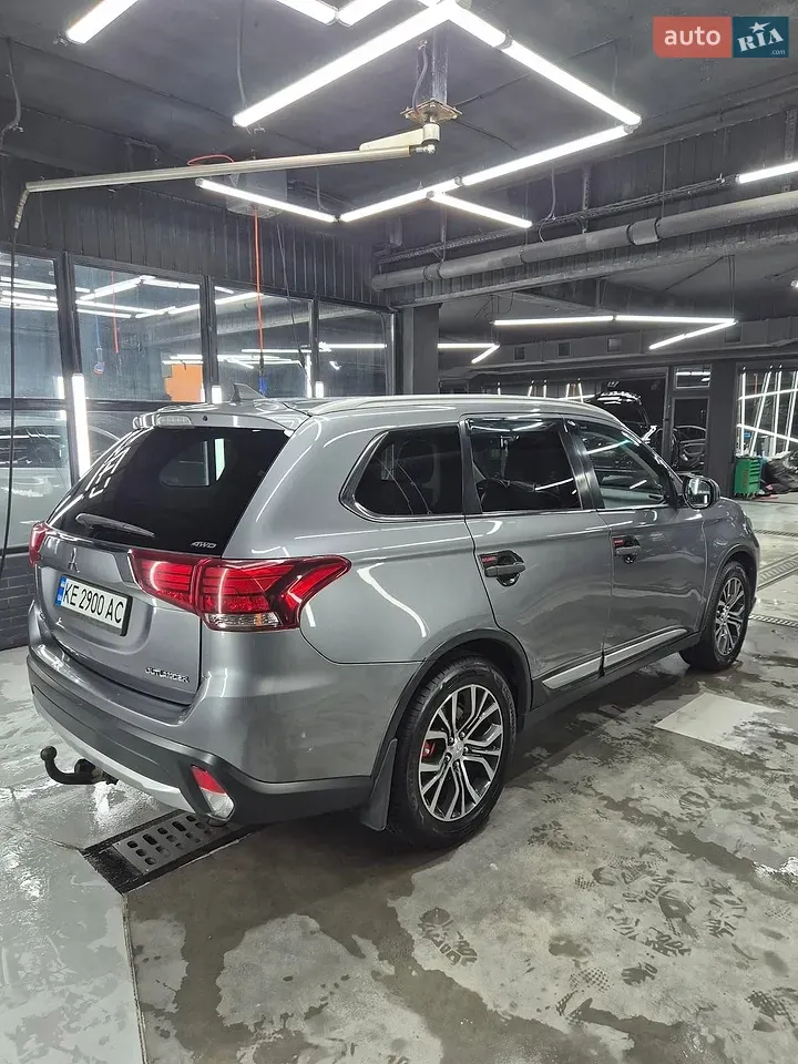 Mitsubishi Outlander 2017 photo 5