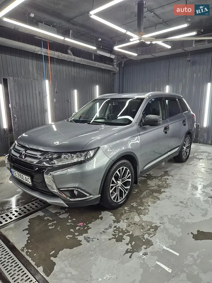 Mitsubishi Outlander 2017 photo 3