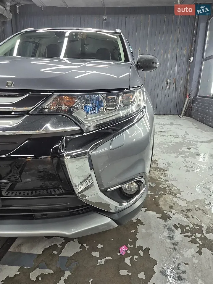 Mitsubishi Outlander 2017 photo 4