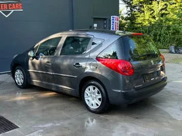 Peugeot 207 2011 photo 3