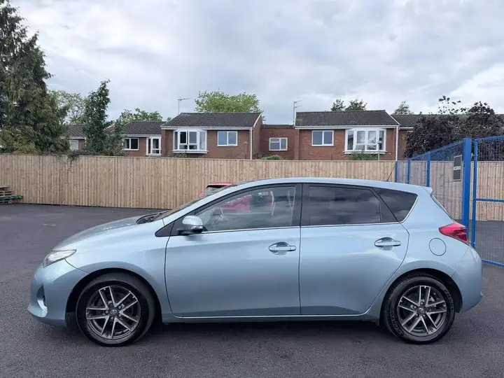 Toyota Auris 2014 photo 4