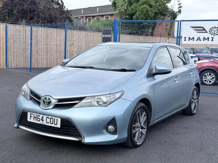 Toyota Auris 2014 photo 3
