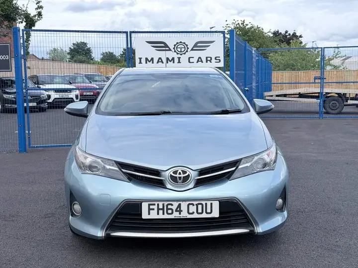 Toyota Auris 2014 photo 2