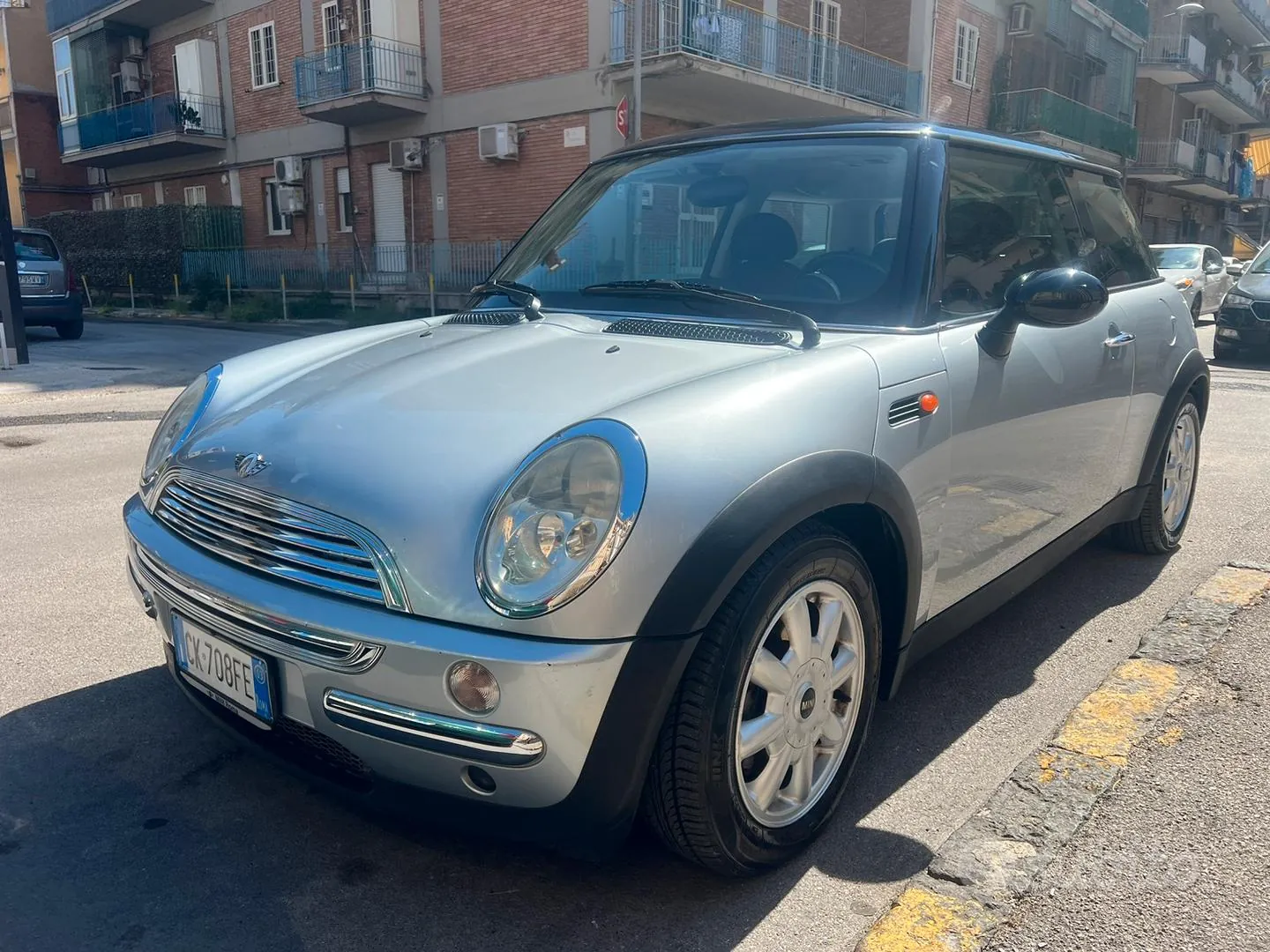 Mini Mini Cooper R50 2003 photo 2