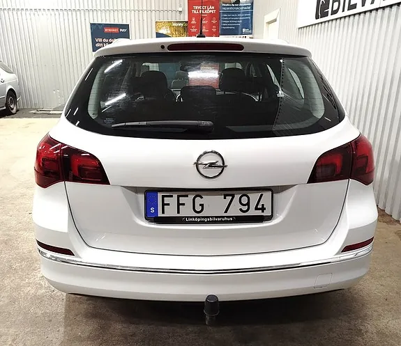Opel Astra 2013 photo 4