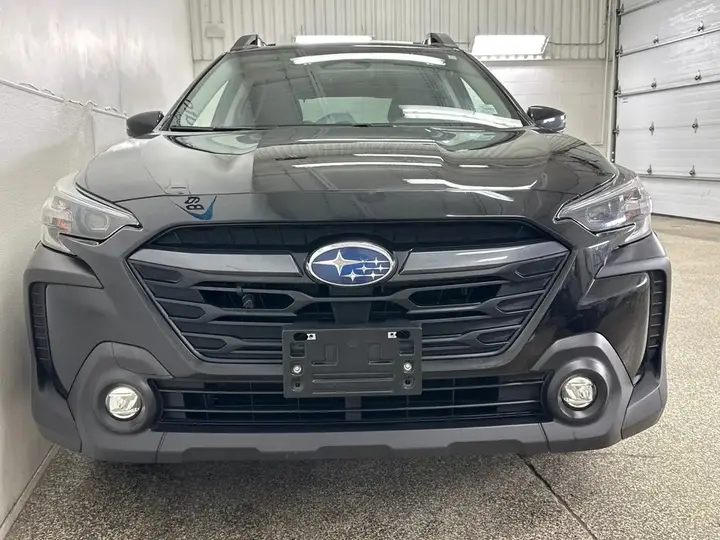 Subaru Outback 2024 photo 2