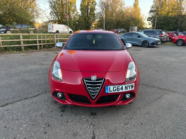 Alfa Romeo Giulietta 2014 photo 2