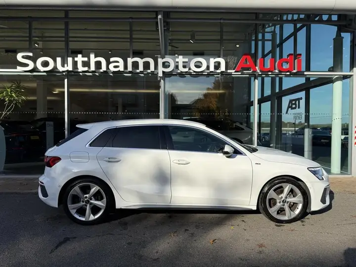Audi A3 2021 photo 2