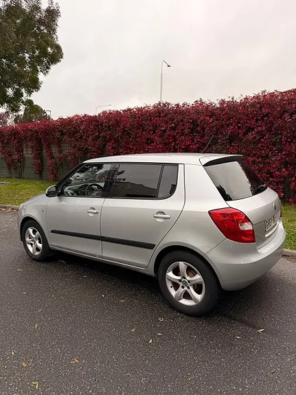 Skoda Fabia 2008 photo 2