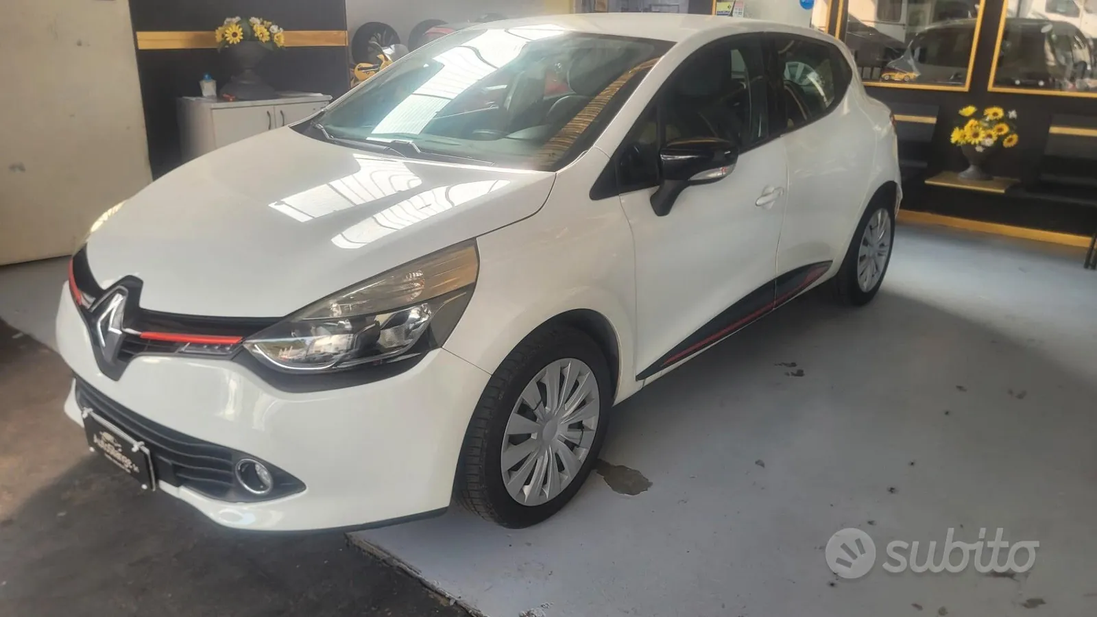 Renault Clio 2014 photo 2