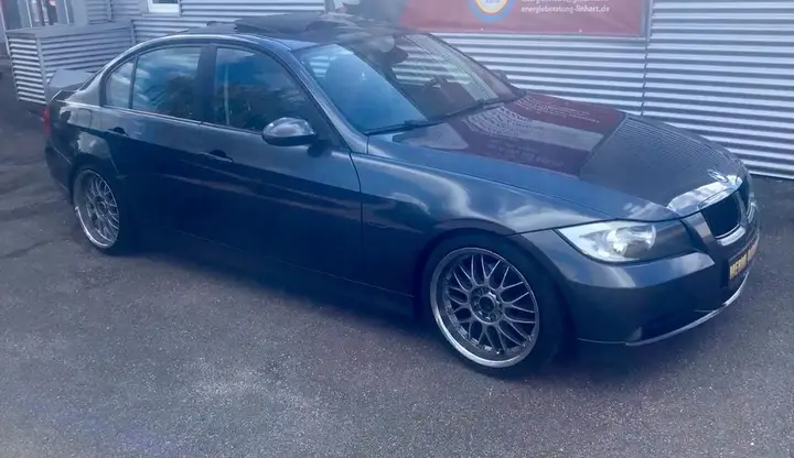 BMW 320I