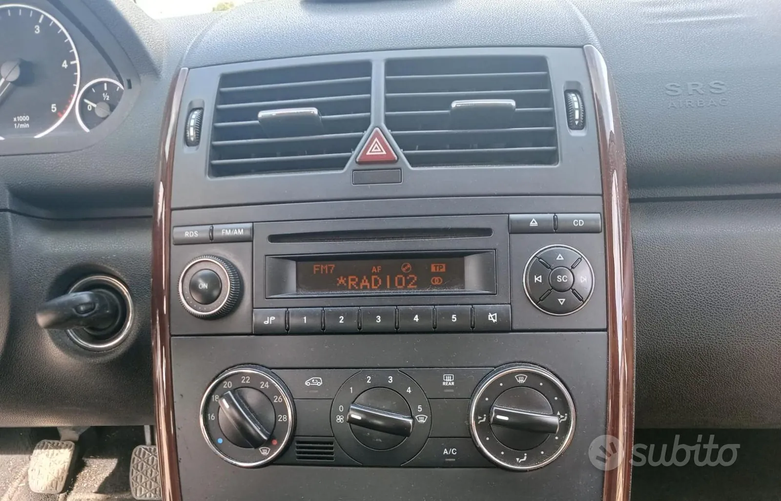 Mercedes-Benz A180 2008 photo 2