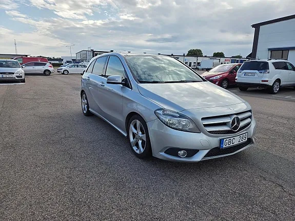 Mercedes-Benz B200 2013 photo 3