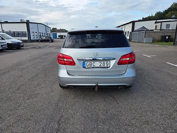 Mercedes-Benz B200 2013 photo 5