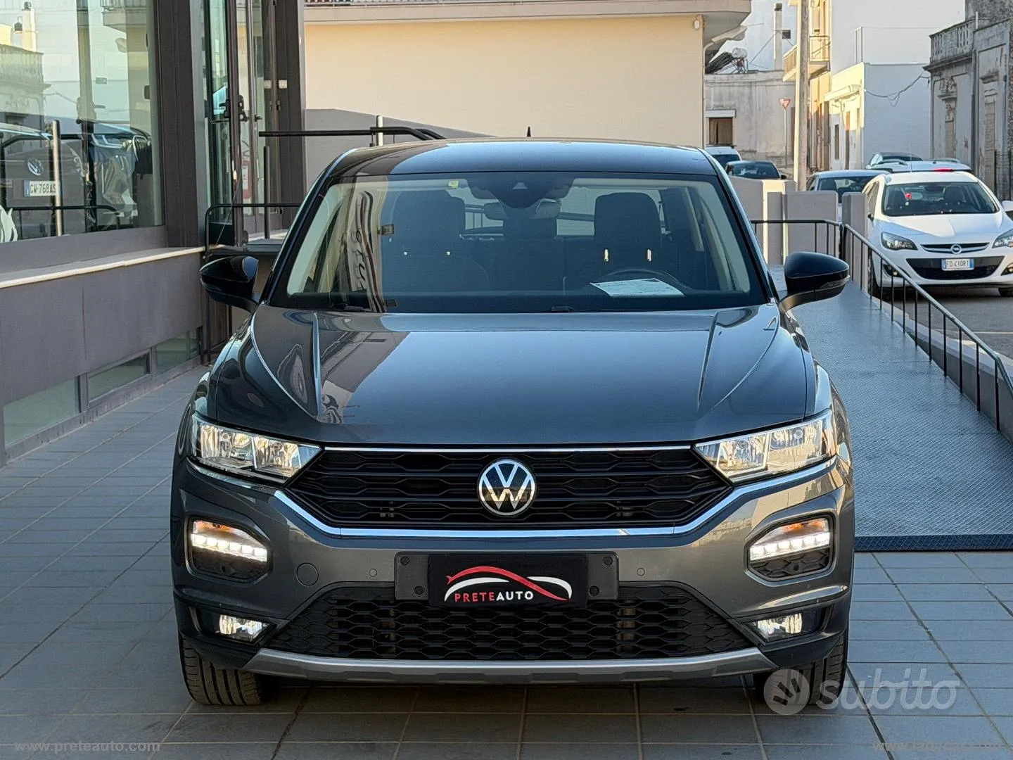 Volkswagen T-Roc 2021 photo 2