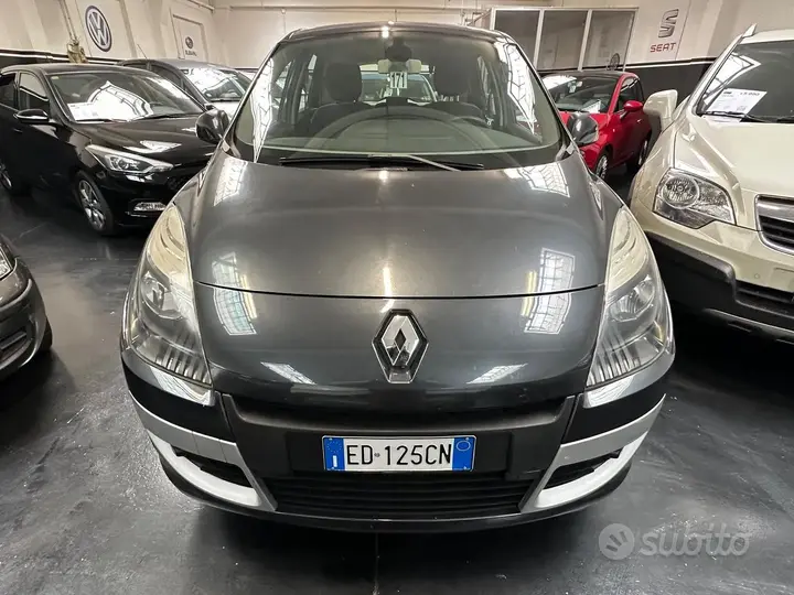Renault Scenic 2010 photo 2
