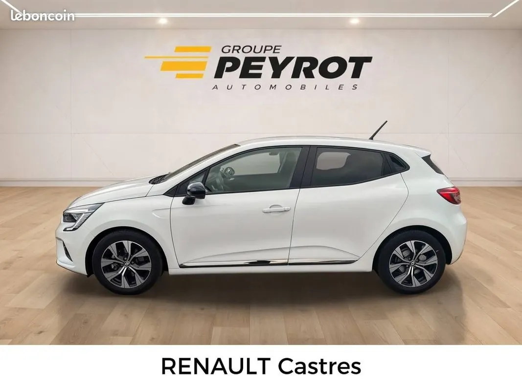 Renault Clio 2023 photo 3