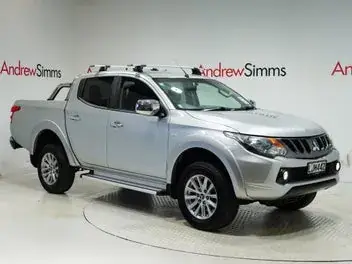 Mitsubishi Triton 2018 photo 2