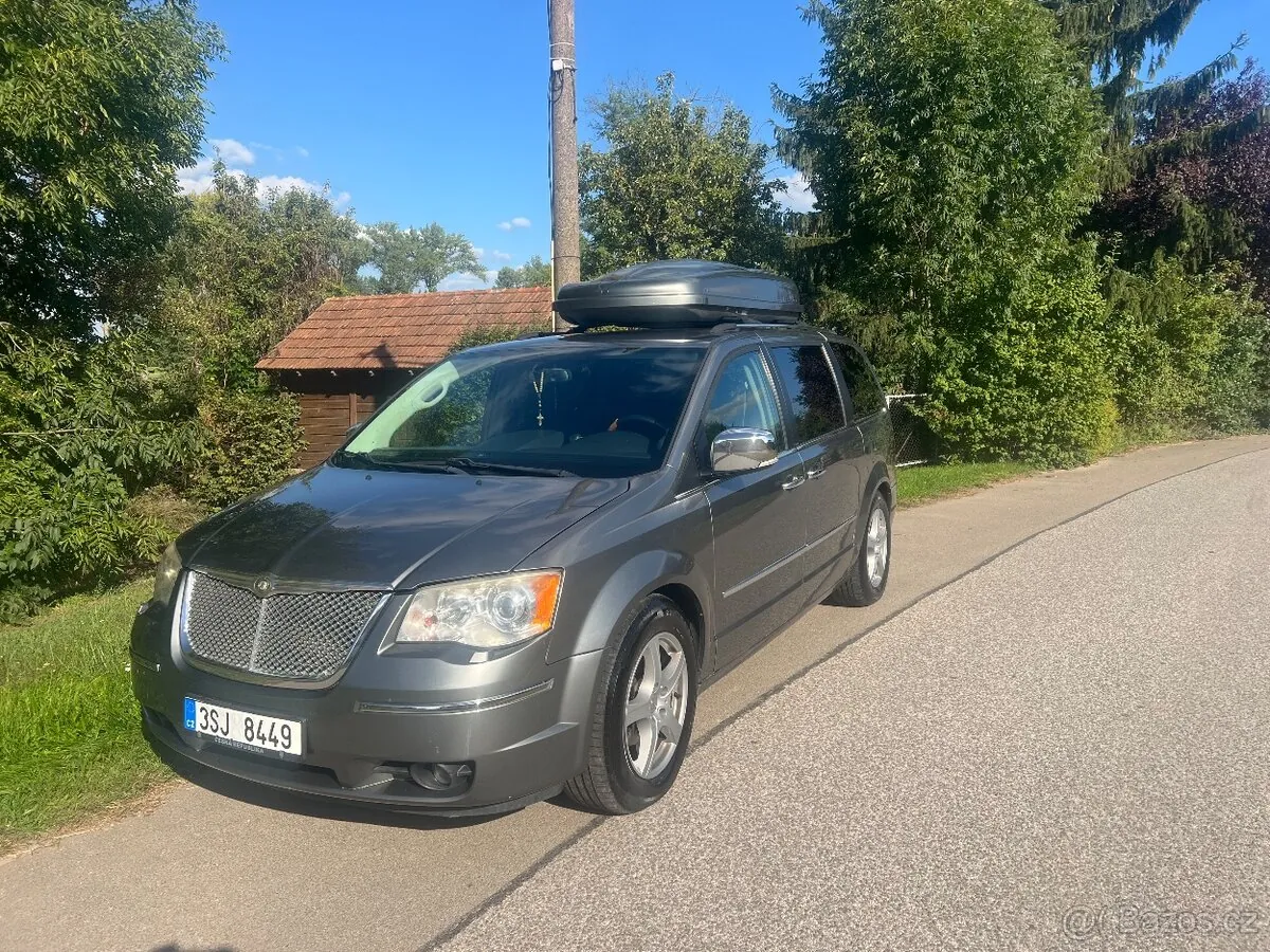 Chrysler Grand Voyager 2023 photo 2