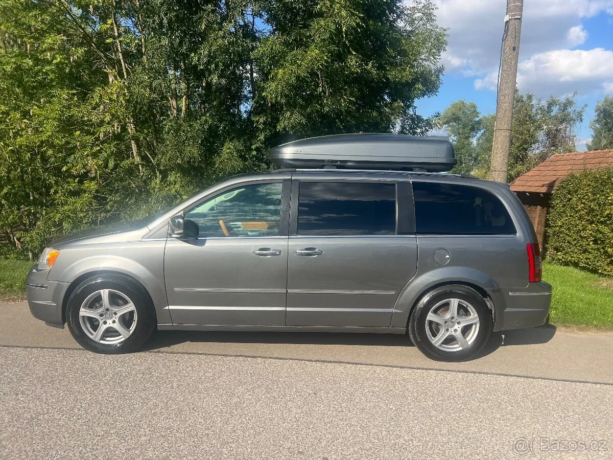 Chrysler Grand Voyager 2023 photo 3