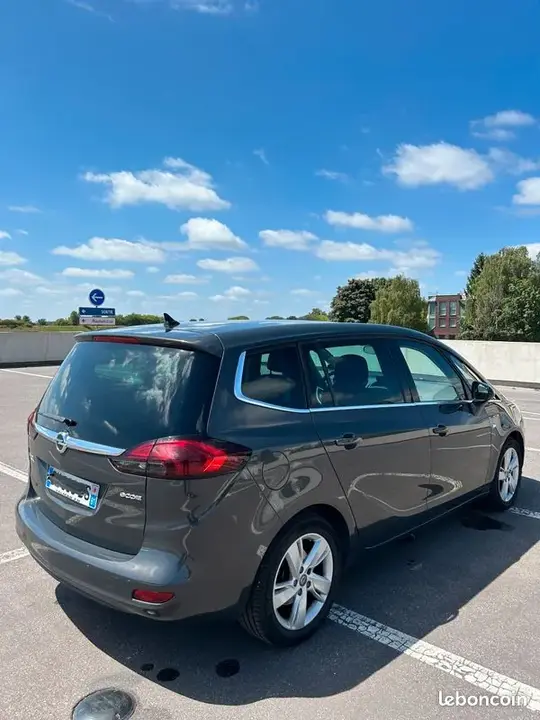 Opel Zafira Tourer 2014 photo 2