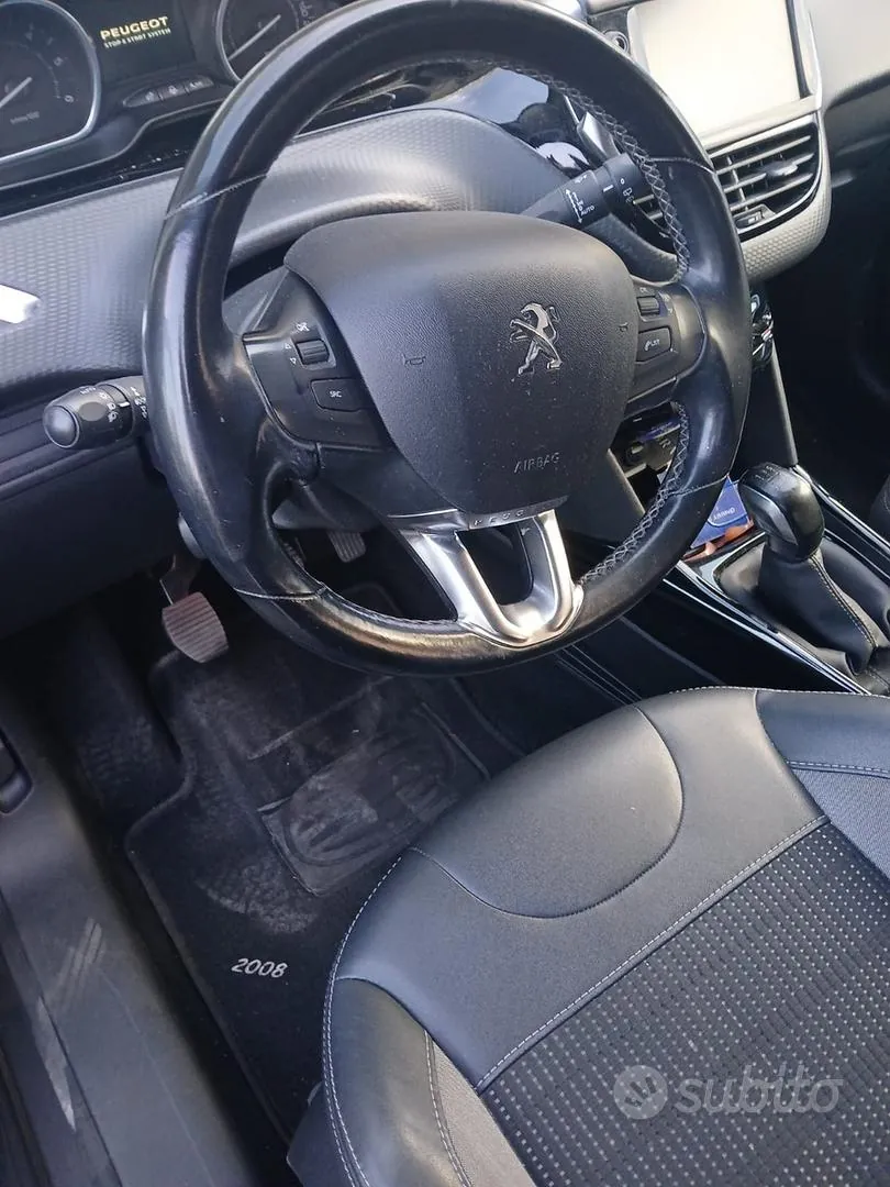 Peugeot 2008 2019 photo 2