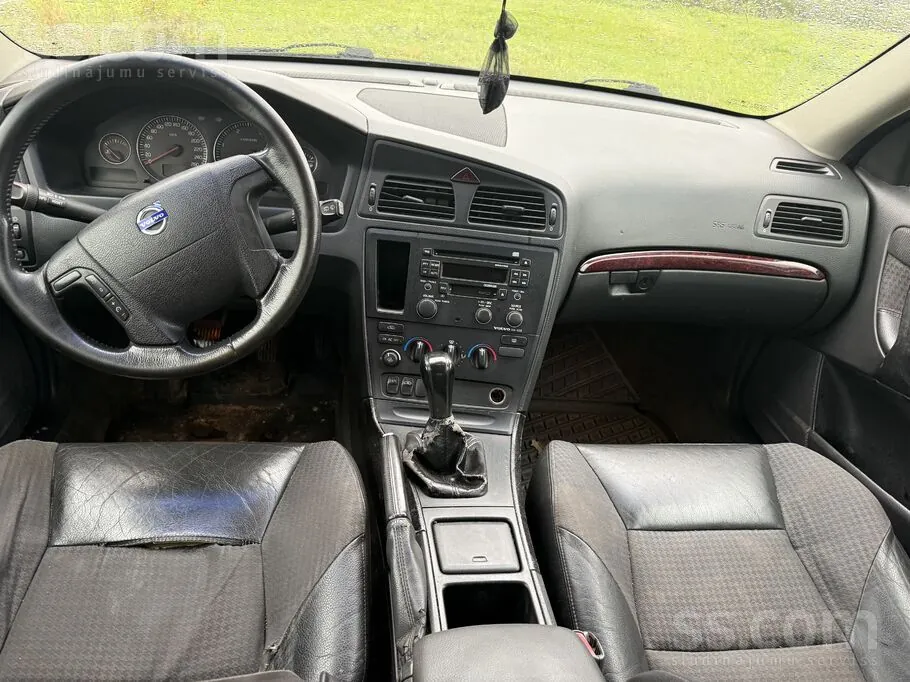 Volvo V70 2004 photo 2