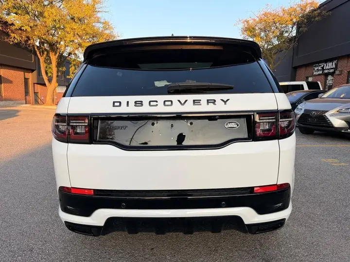 Land Rover Discovery Sport 2023 photo 4