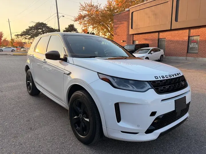 Land Rover Discovery Sport 2023 photo 2