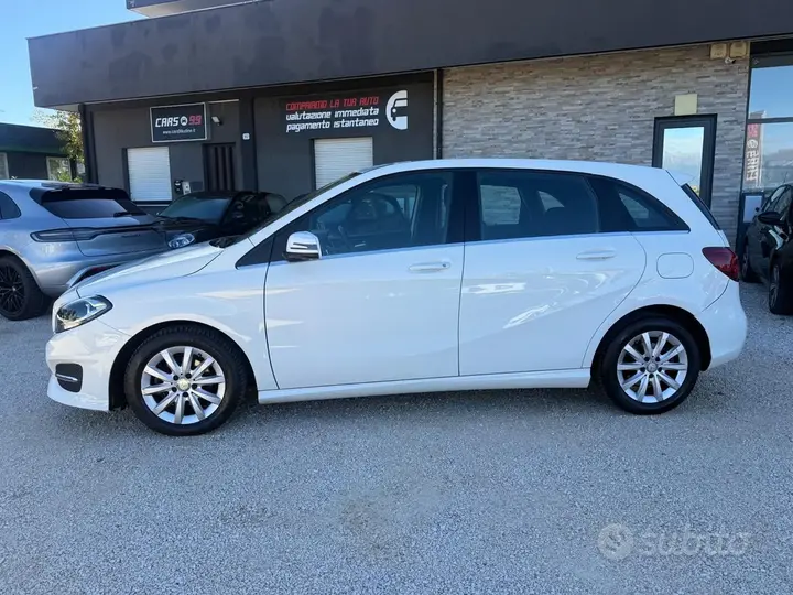 Mercedes-Benz B 180 2016 photo 4