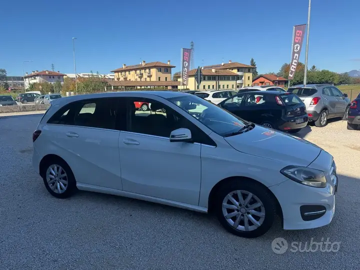 Mercedes-Benz B 180 2016 photo 5