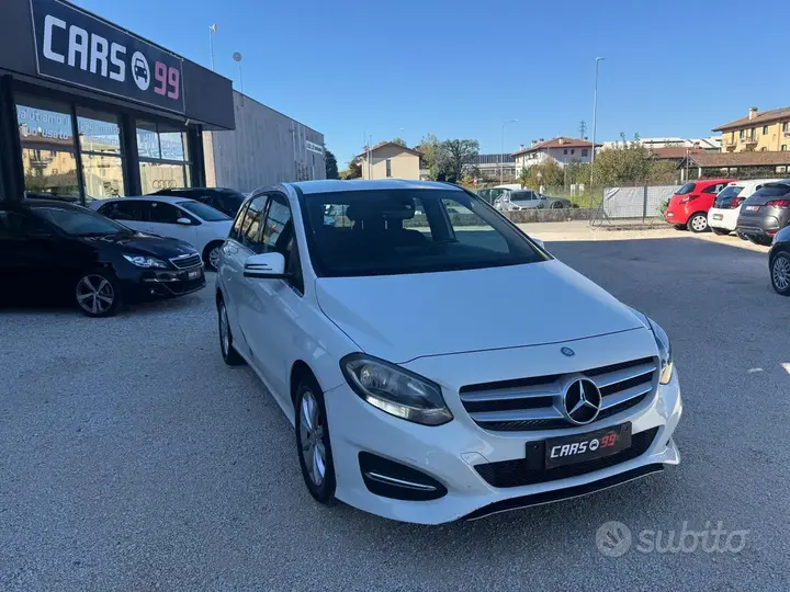 Mercedes-Benz B 180 2016 photo 3