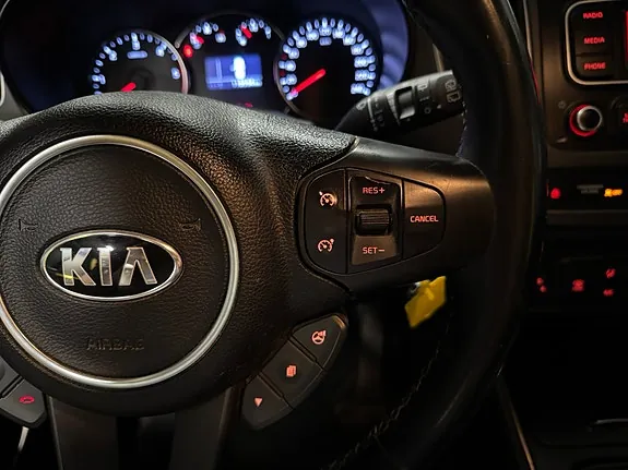 Kia Carens 2016 photo 5