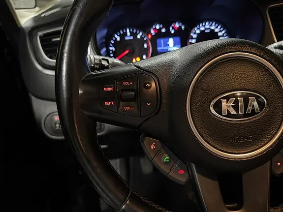 Kia Carens 2016 photo 4