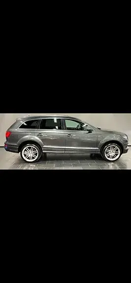 Audi Q7 2010 photo 2