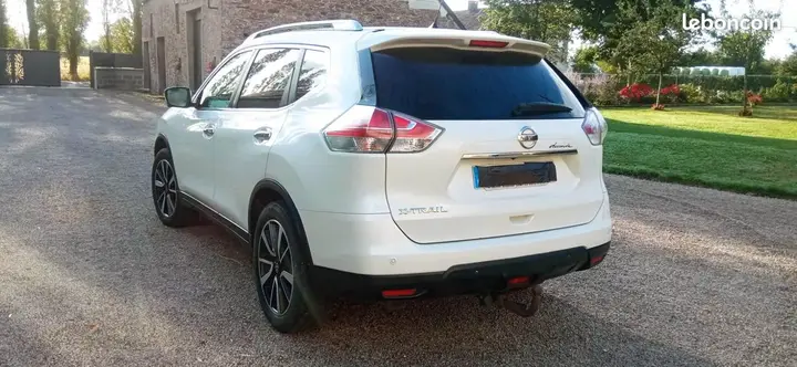 Nissan X-Trail 2015 photo 2