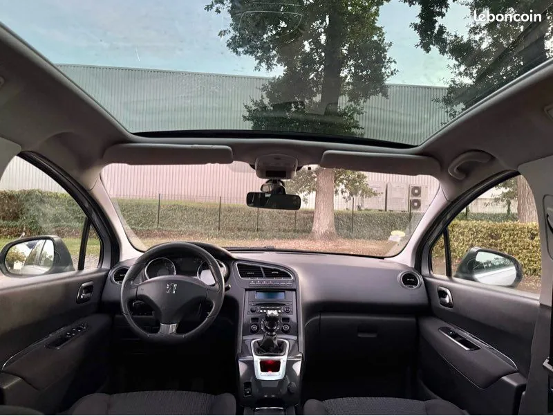 Peugeot 5008 2013 photo 3