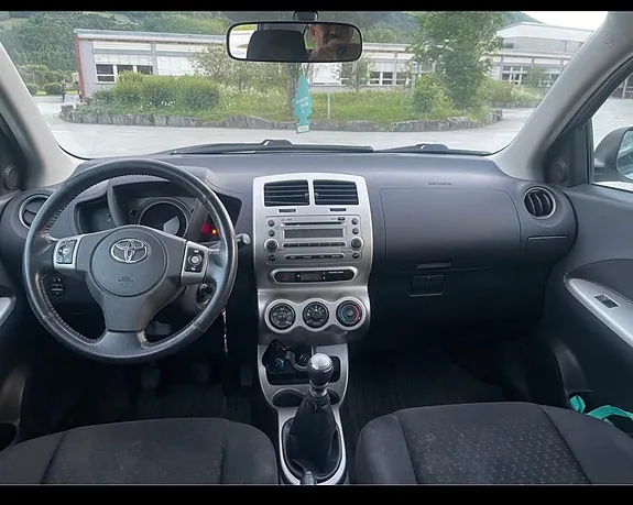 Toyota Urban Cruiser 2010 photo 5