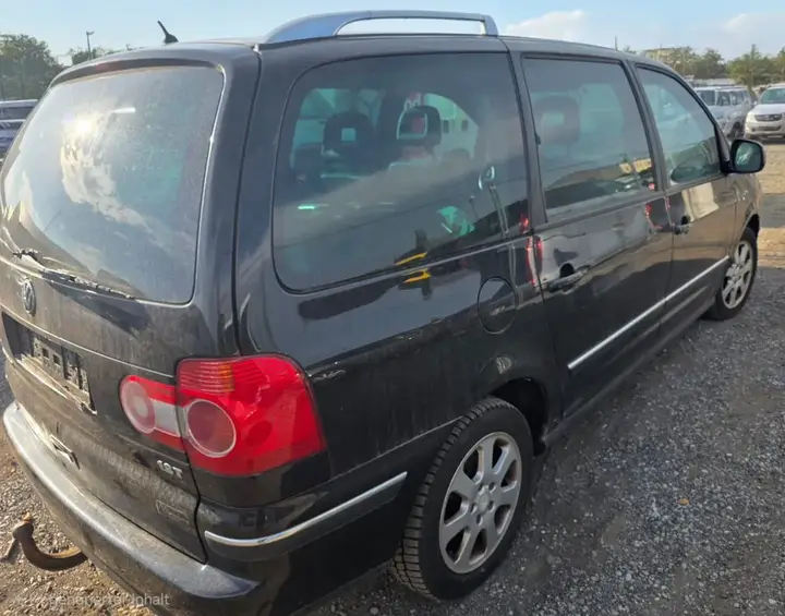 Volkswagen Sharan 2006 photo 2