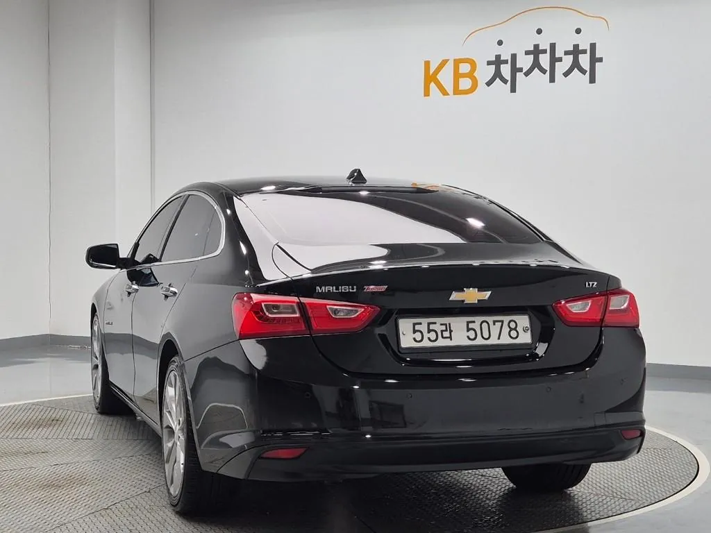 Chevrolet Malibu 2017 photo 2