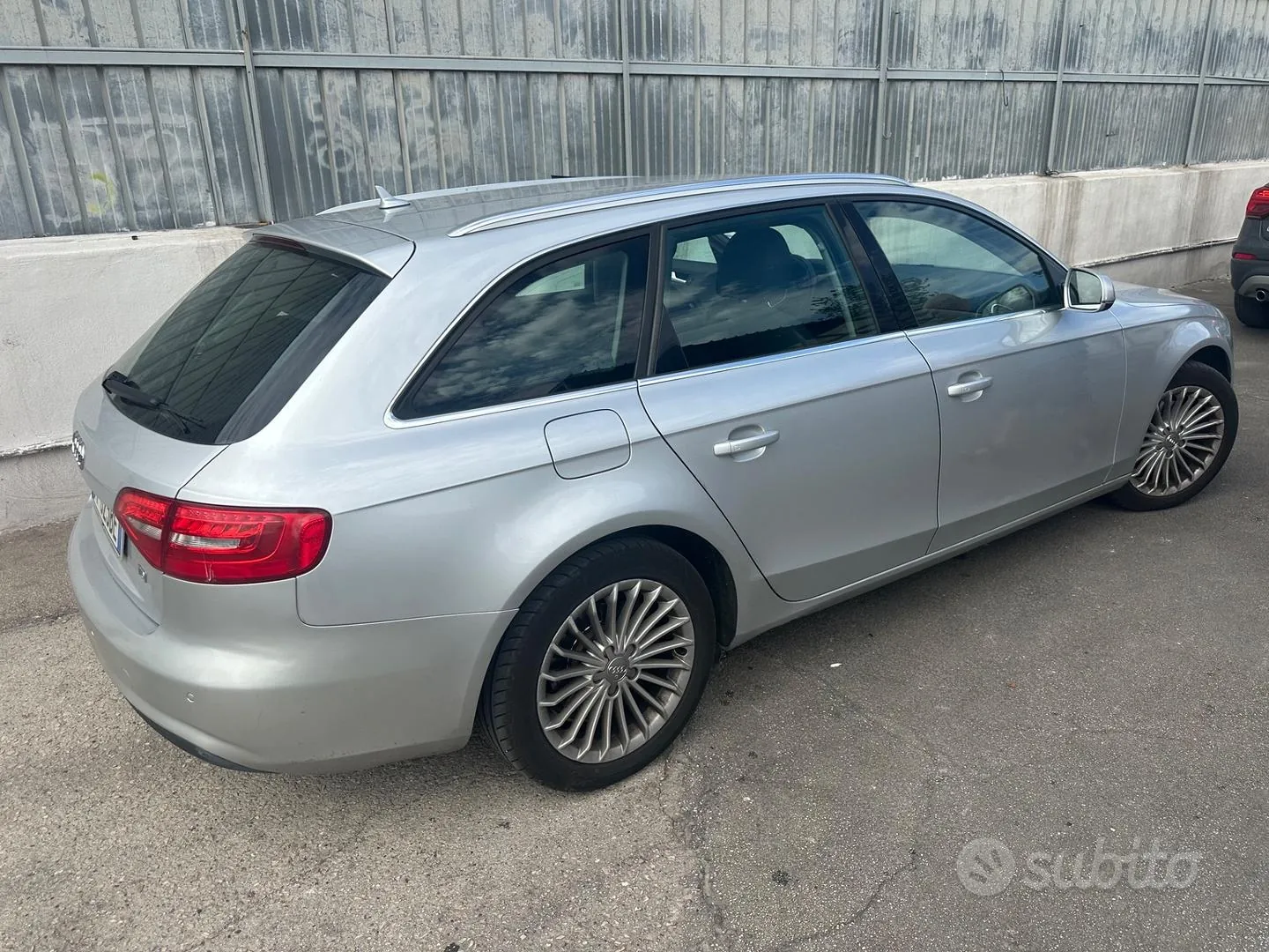 Audi A4 2013 photo 2
