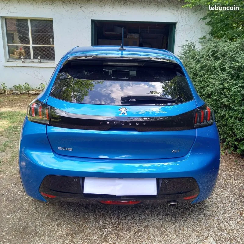 Peugeot 208 2021 photo 2