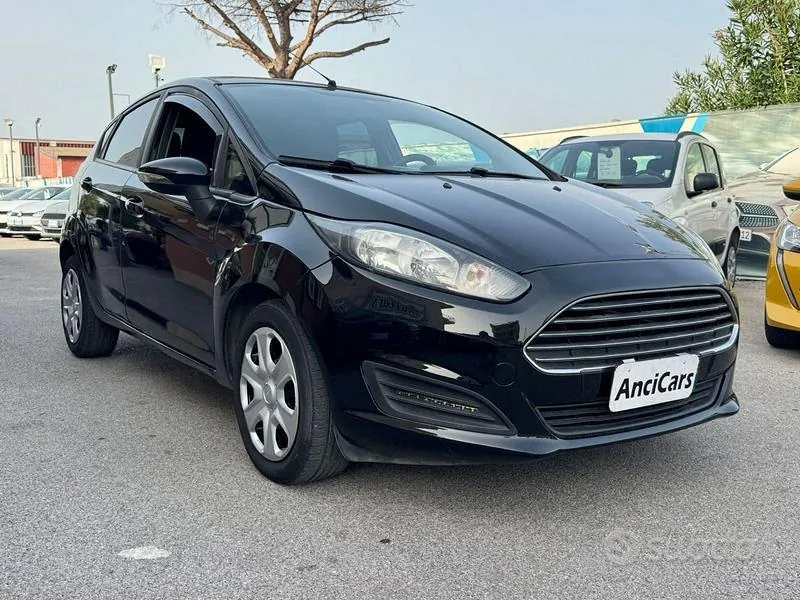 Ford Fiesta 2013 photo 2