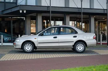 Mazda 323 1995 photo 2