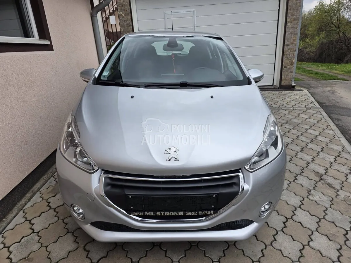 Peugeot 208 2015 photo 4