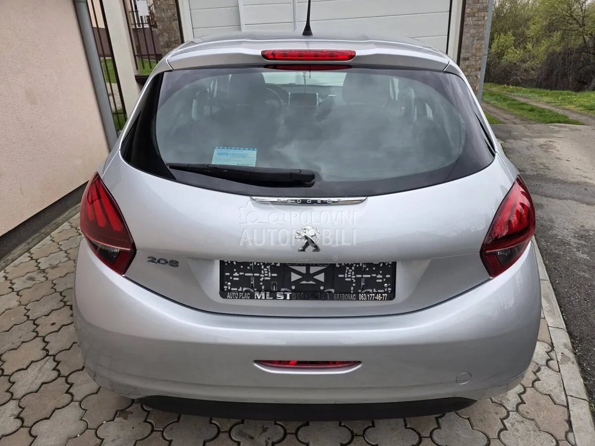 Peugeot 208 2015 photo 5