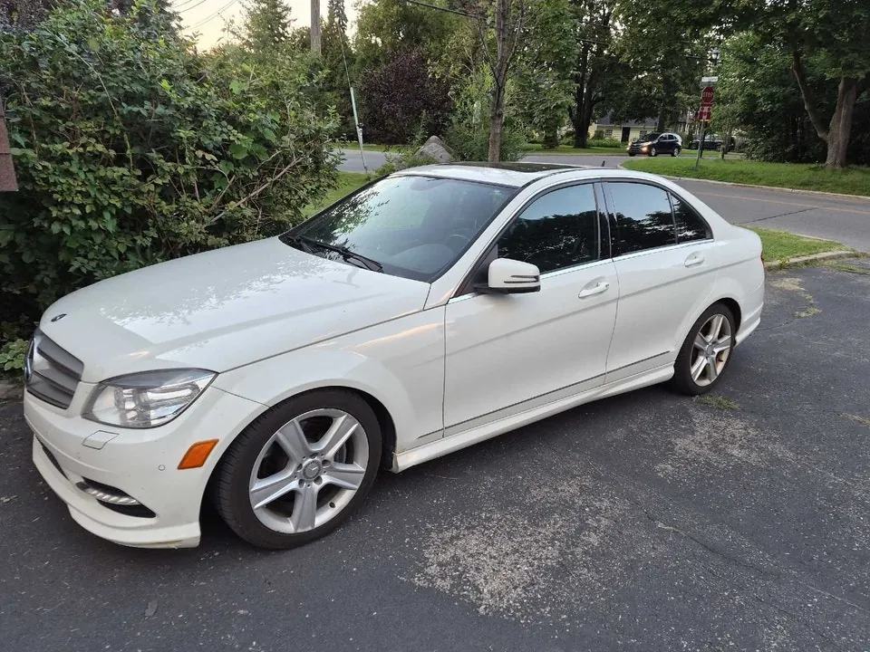 Mercedes-Benz C-Class 2011 photo 4