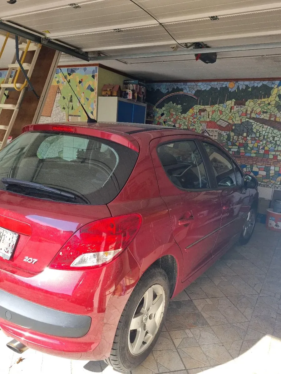 Peugeot 207